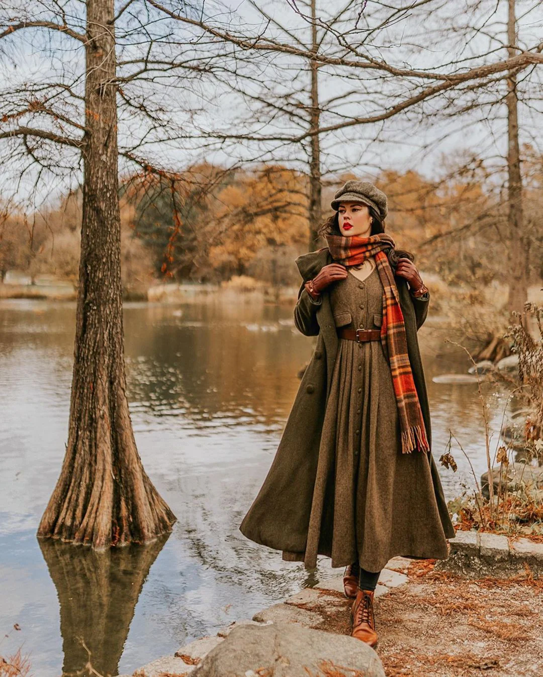 Dark Amber 11 | Academia wool dress - Image 3